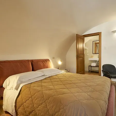 Fra I Sassi Bed & Breakfast 4*
