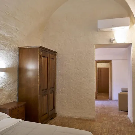 Fra I Sassi Bed & Breakfast 4*