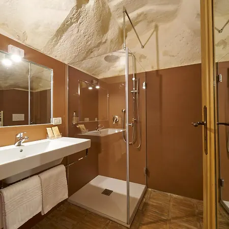 Couette-café Fra I Sassi 4*