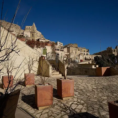 Fra I Sassi Bed & Breakfast 4*