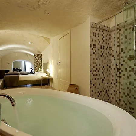 Fra I Sassi Bed & Breakfast 4*