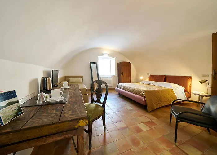 Fra I Sassi Bed & Breakfast